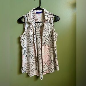Stylish Sleeveless Patterned Blouse